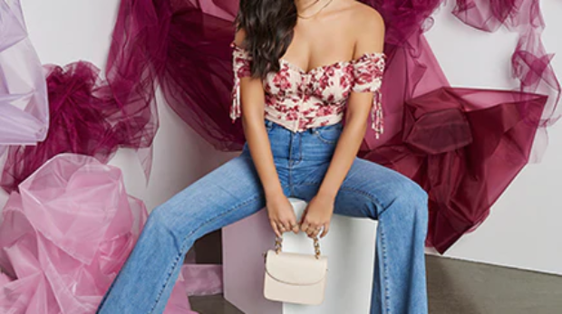 2024-spring-outfits-floral-top-jeans_436x