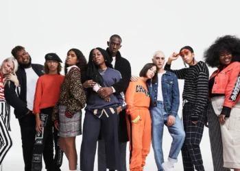 Unveiling ASOS: Your One-Stop Online Fashion Haven for the Latest Clothing and Accessories