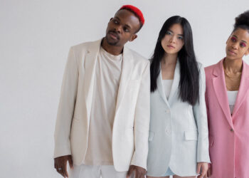Join the Circular Fashion Movement: How Momox Fashion is Changing the Way We Shop