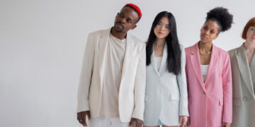 Join the Circular Fashion Movement: How Momox Fashion is Changing the Way We Shop