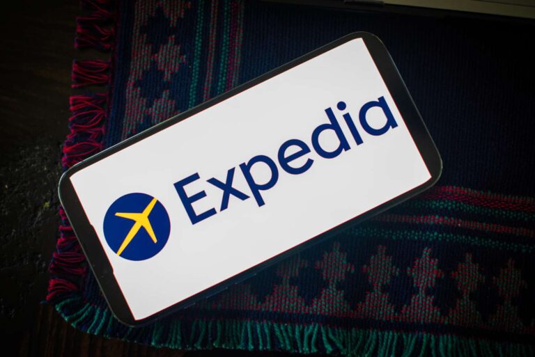 Flight Hunting Made Easy: Top Tips for Scoring Cheap Airline Tickets on Expedia